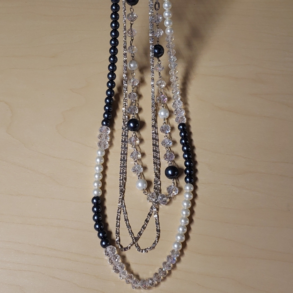 Layered necklace - Picture 8 of 14